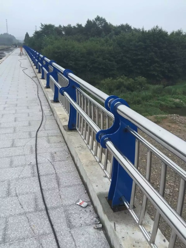 橋梁護(hù)欄