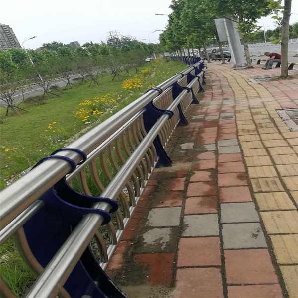 道路護(hù)欄